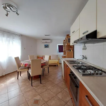 Appartement Ineska *